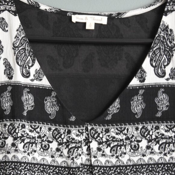 Hem & Thread Size Large Tunic Boho Style Black & White Paisley Design - Picture 3 of 4